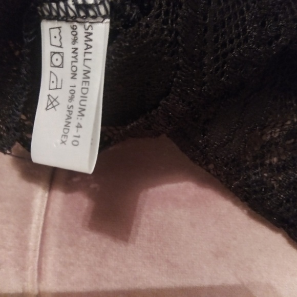 2 Camisoles black white lace - Picture 4 of 5